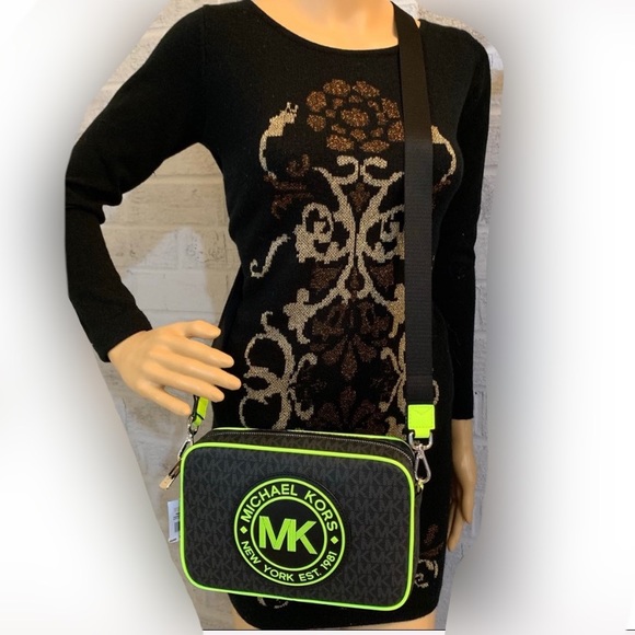 Michael Kors Handbags - ‼️PRICE FIRM‼️Michael Kors Crossbody Bag